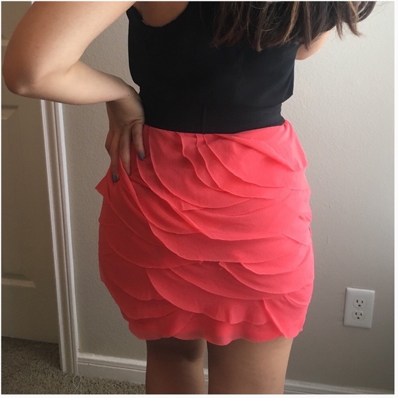 🌷 Express Peach Petal Skirt😍 - Picture 2 of 4